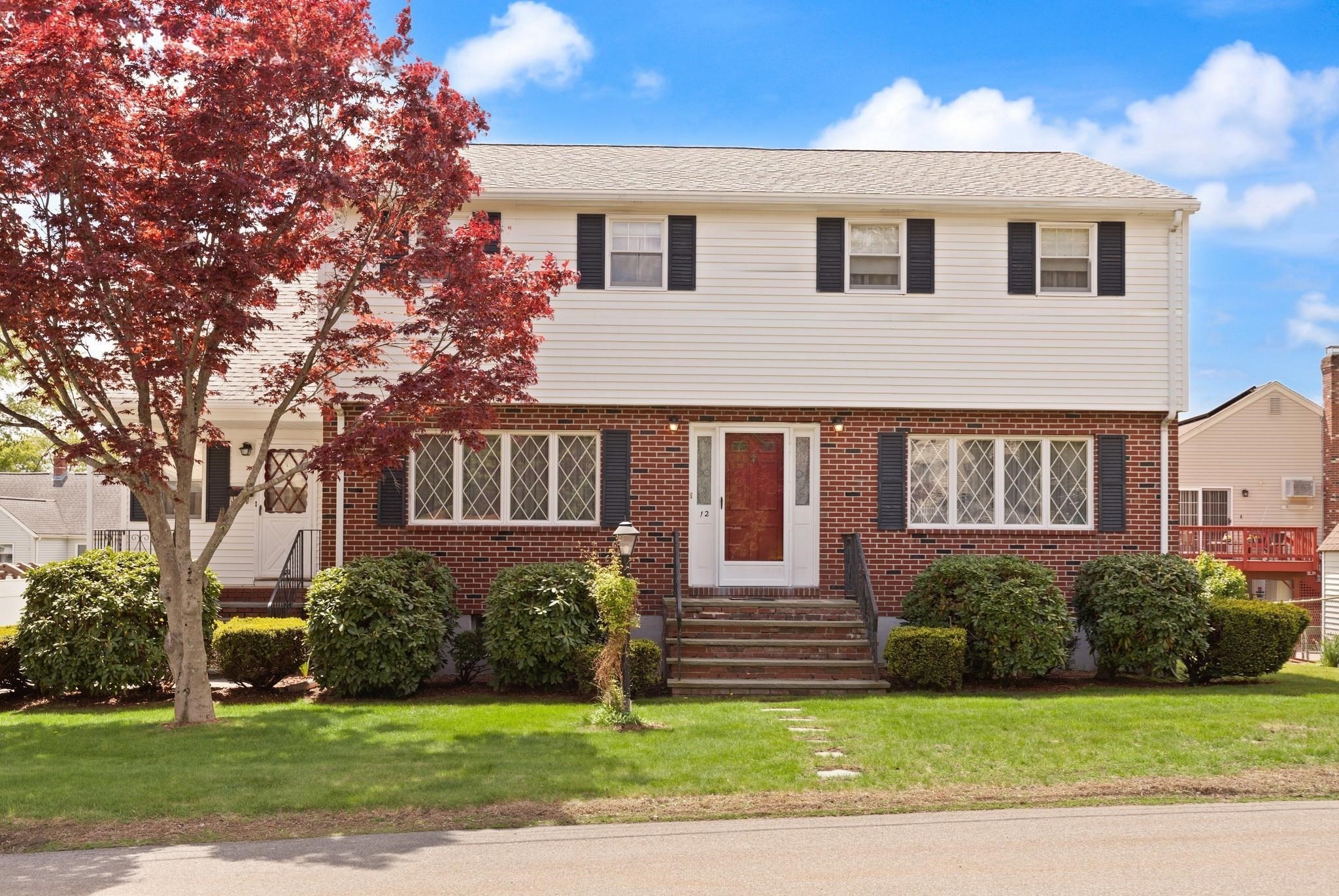 12 Highland Ave, Woburn, MA 01801