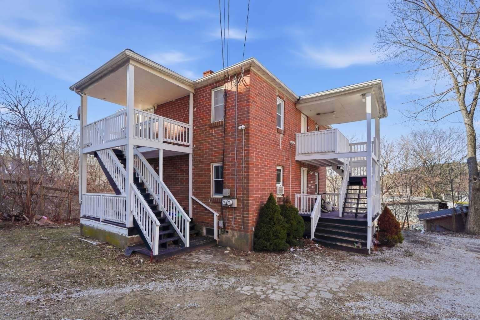 98 Cross St, Southbridge, MA 01550