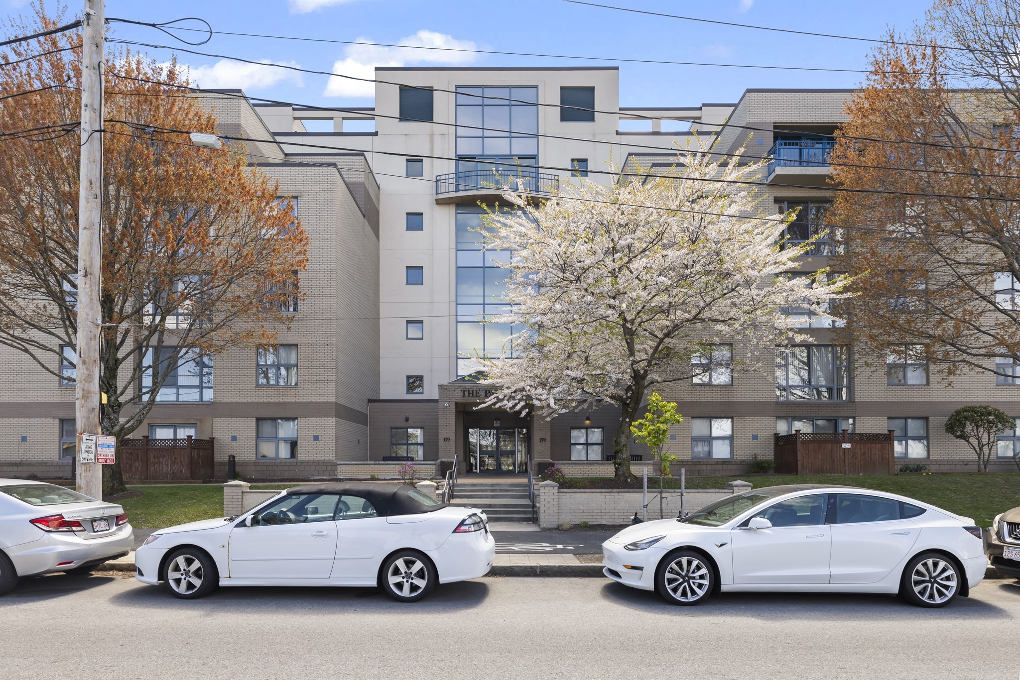 170 Gore St Unit 417, Cambridge, MA 02141