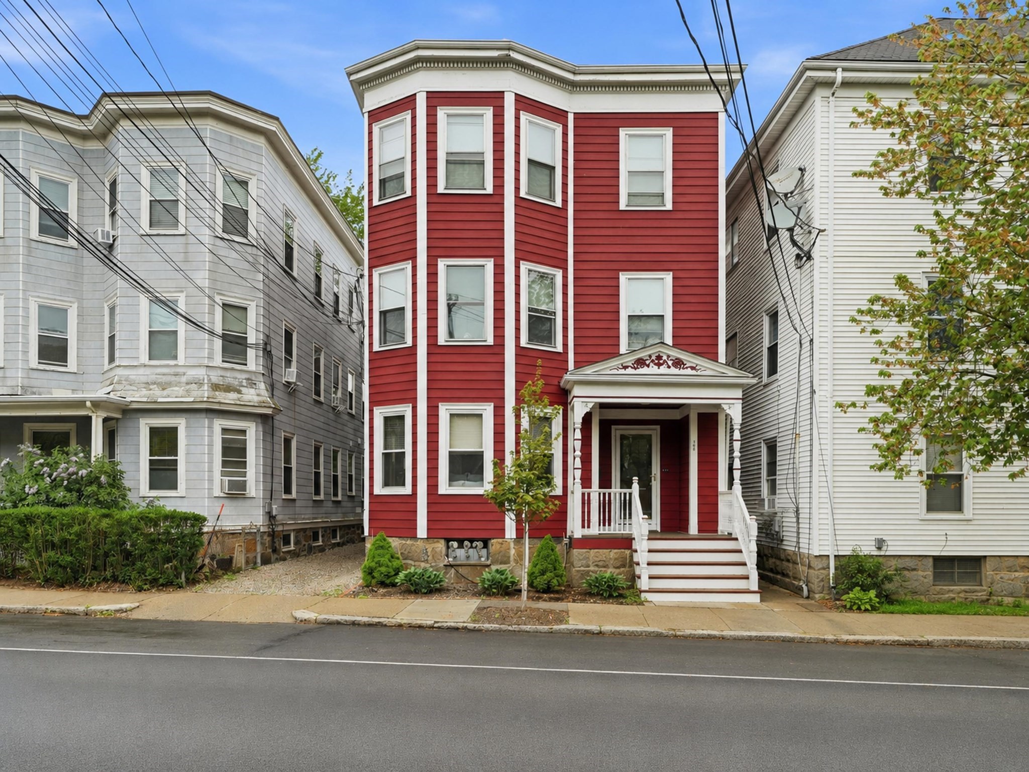 166 Chestnut St Unit 1, Brookline, MA 02445