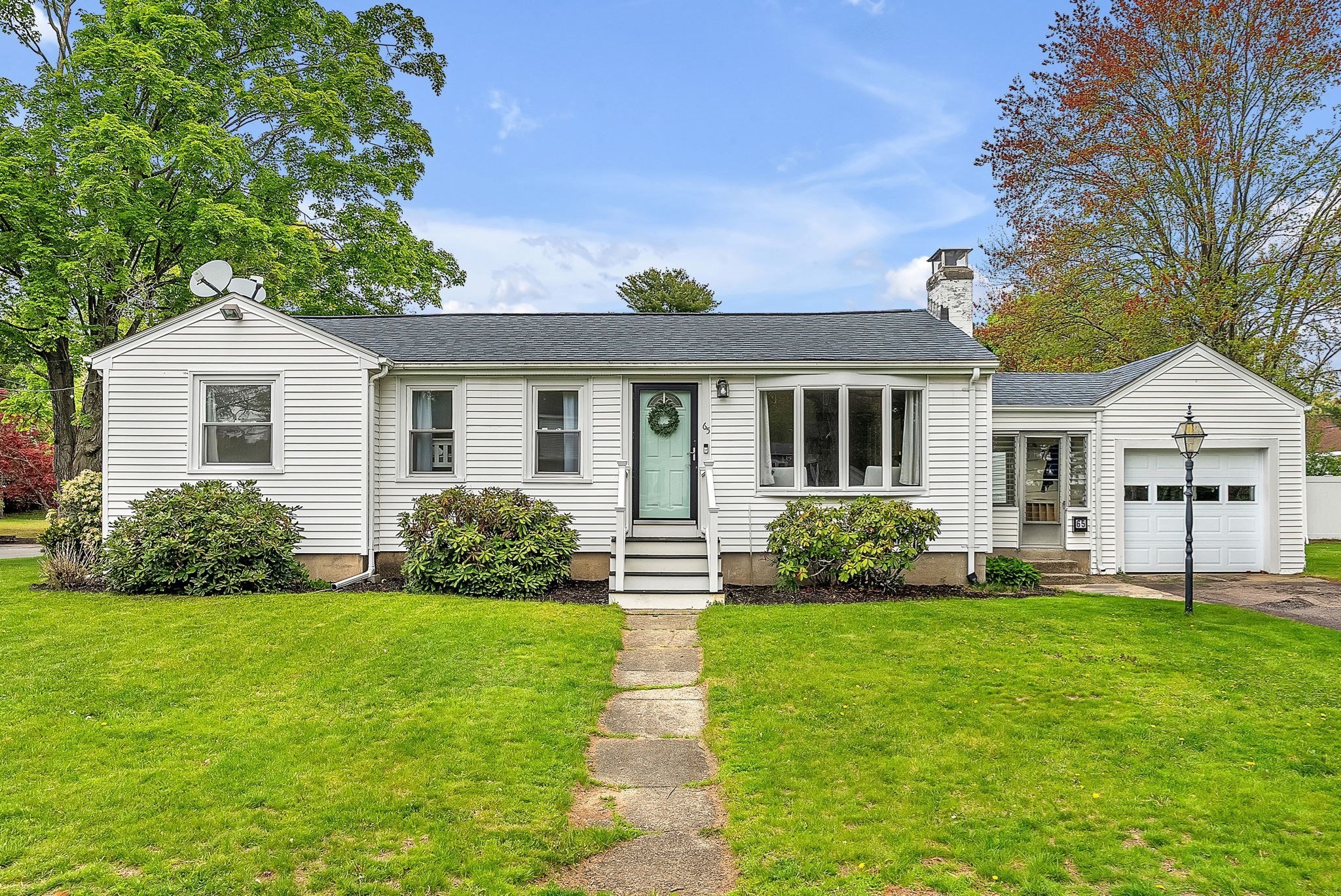 65 Florita Dr, Framingham, MA 01702
