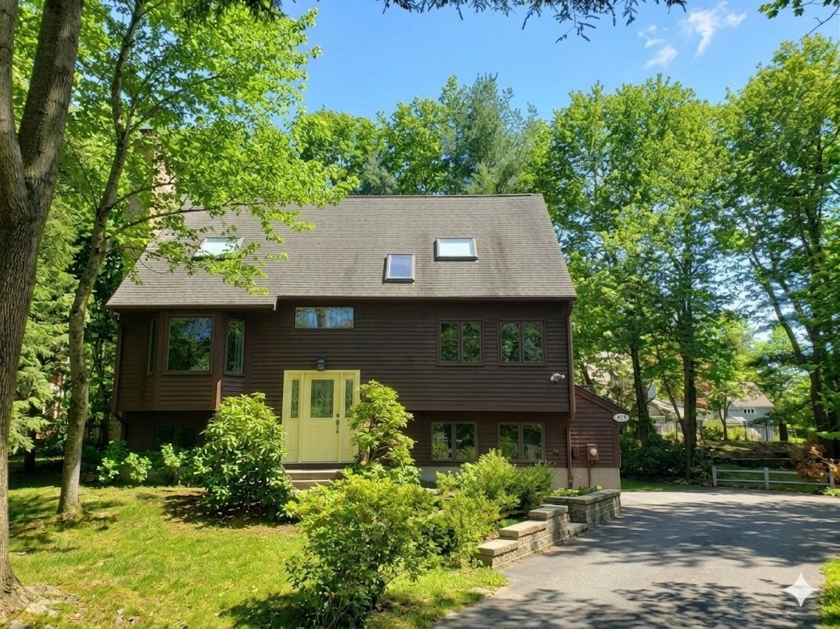 251 Cox St, Hudson, MA 01749