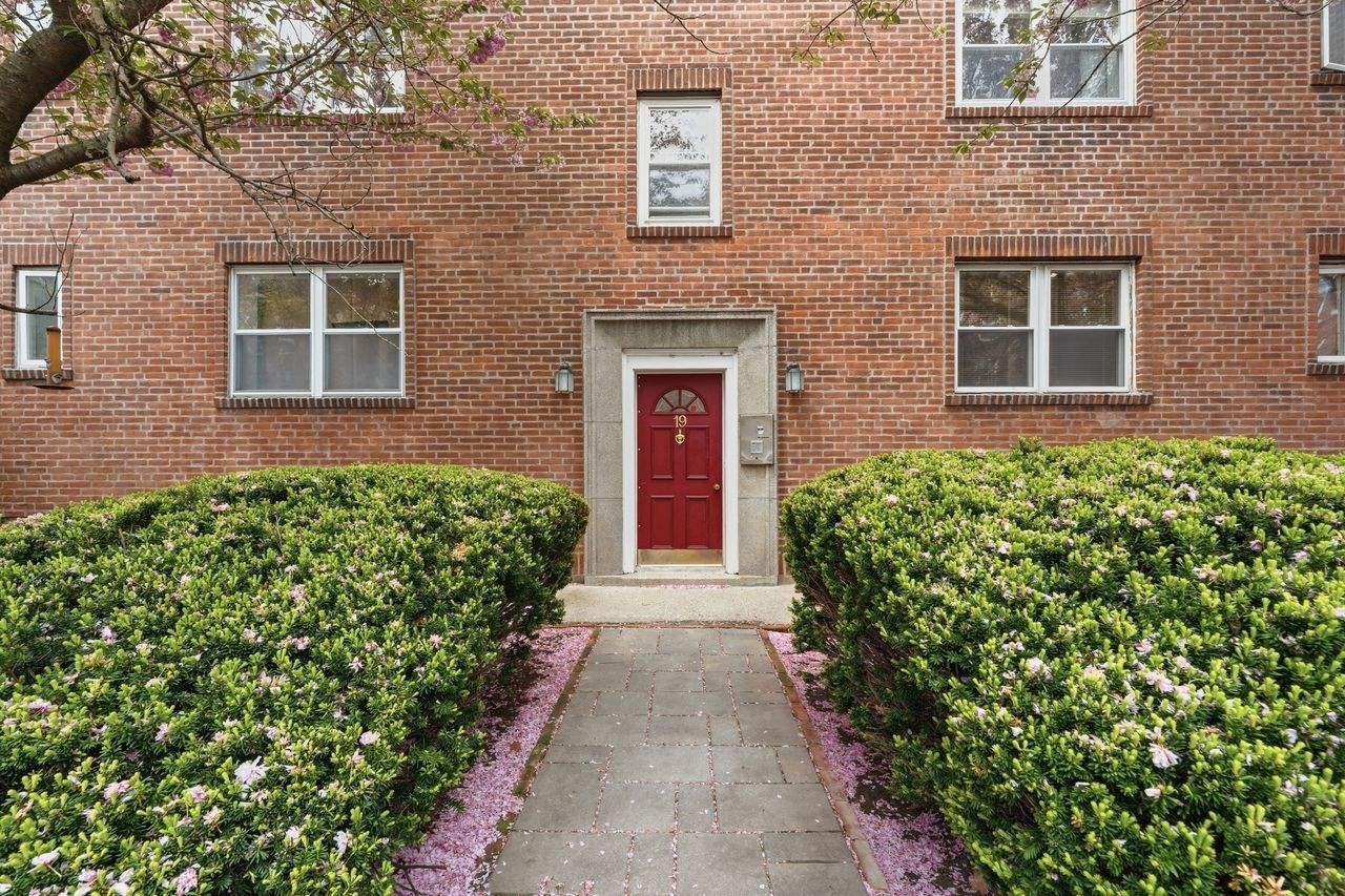 19 Alton Court Unit 2, Brookline, MA 02446