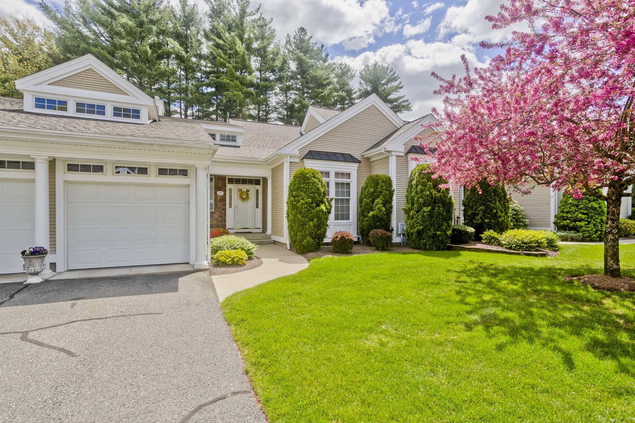 100 High Pine Cir Unit 100, Wilbraham, MA 01095