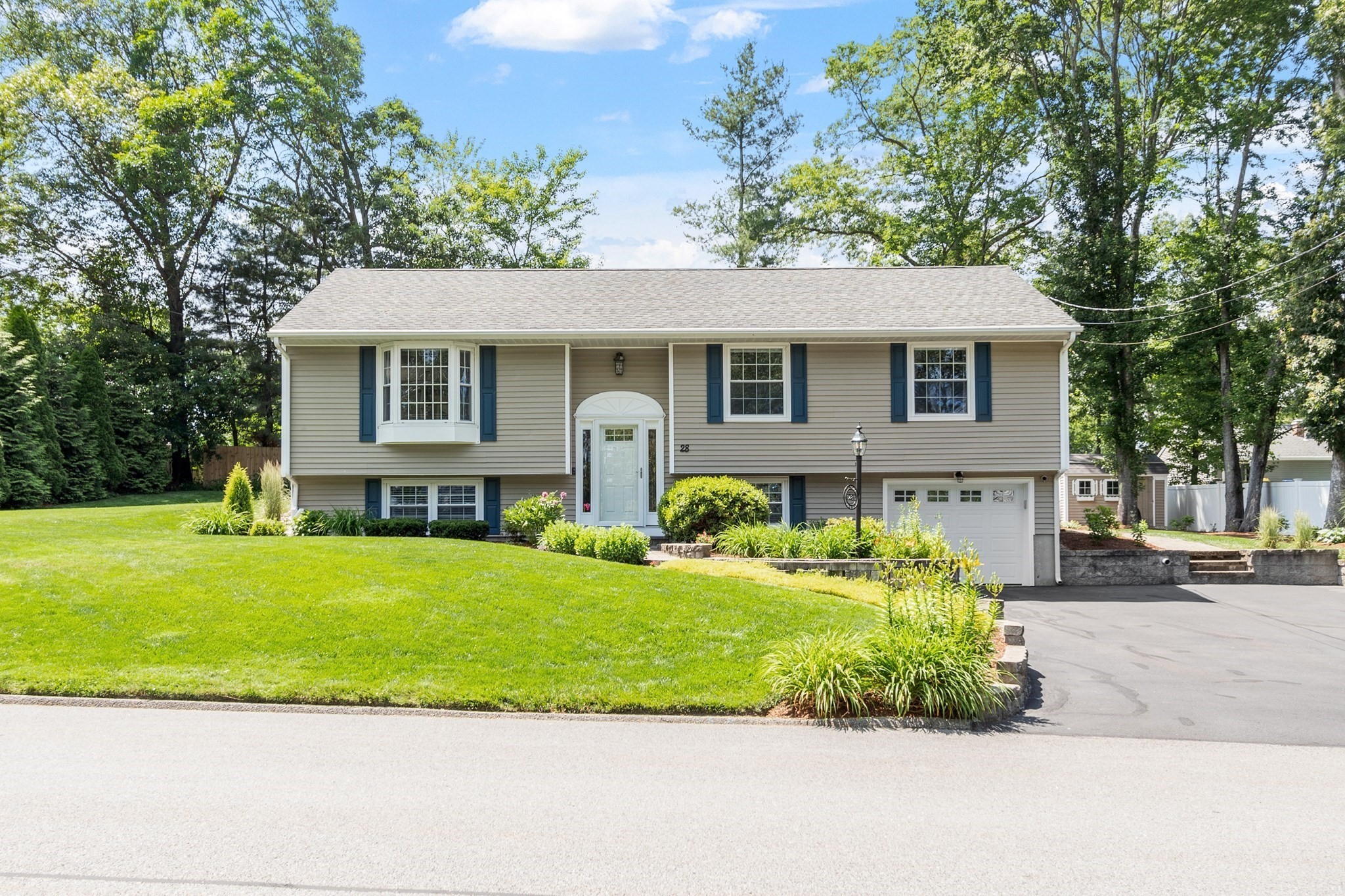 28 Vinal Street, Hudson, MA 01749