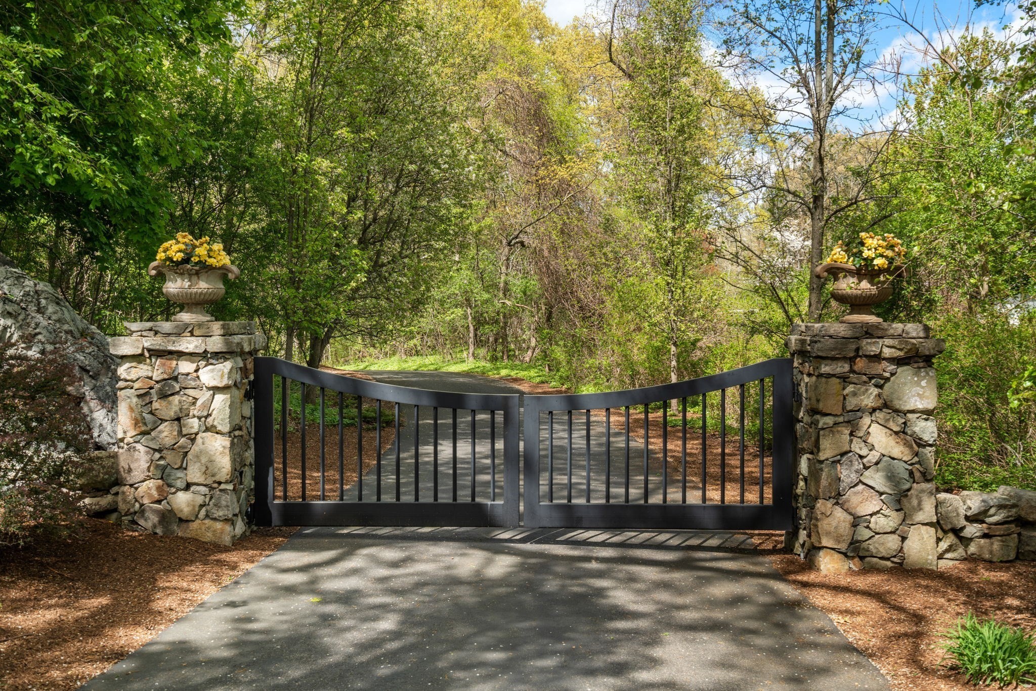 1 Hartford Street, Dover, MA 02030