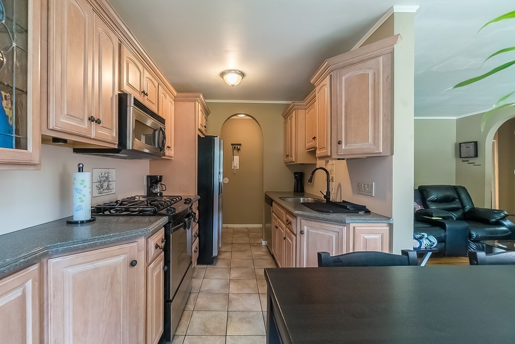 288 Regency Park Dr Unit 288, Agawam, MA 01001