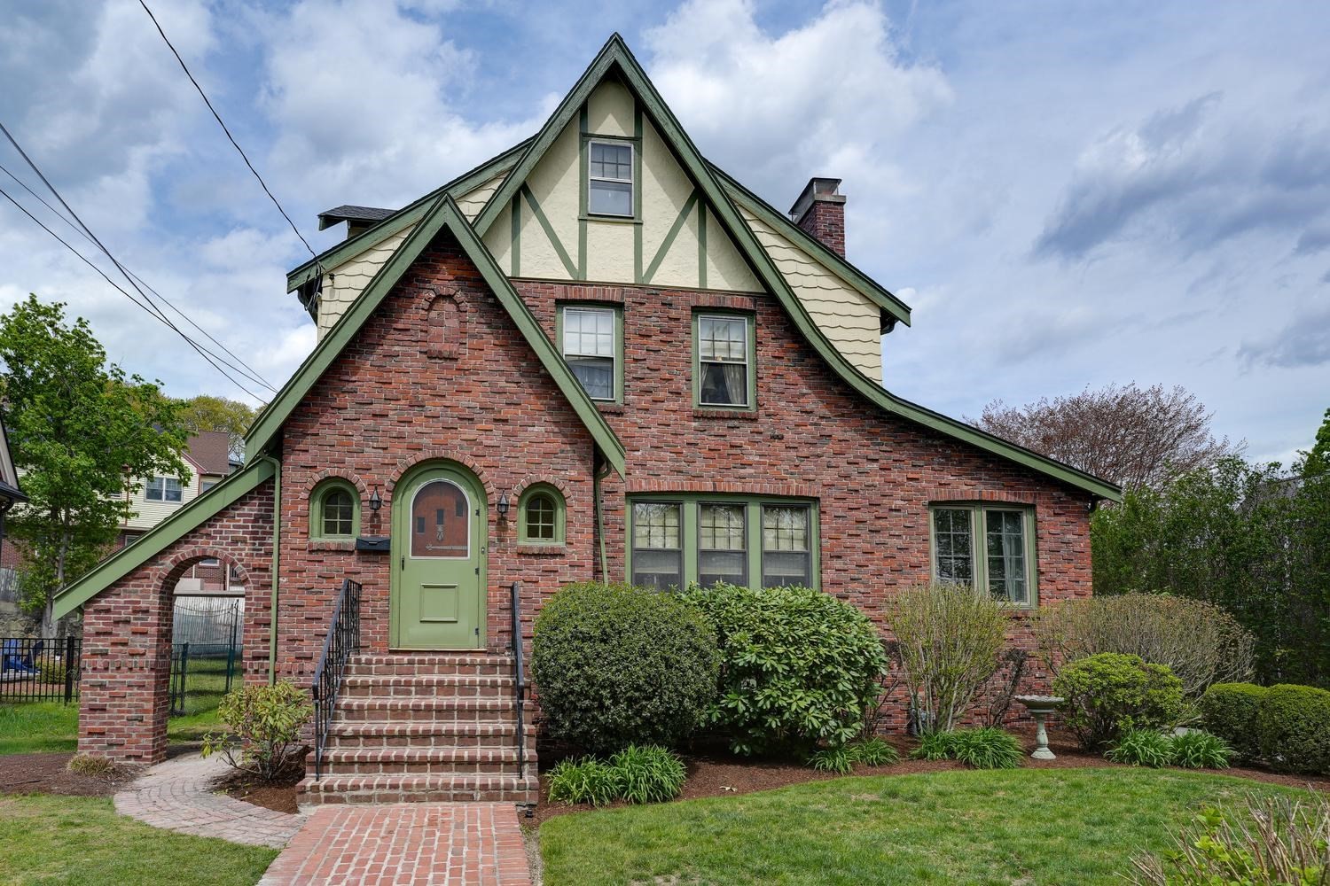 11 Venner Road, Arlington, MA 02476
