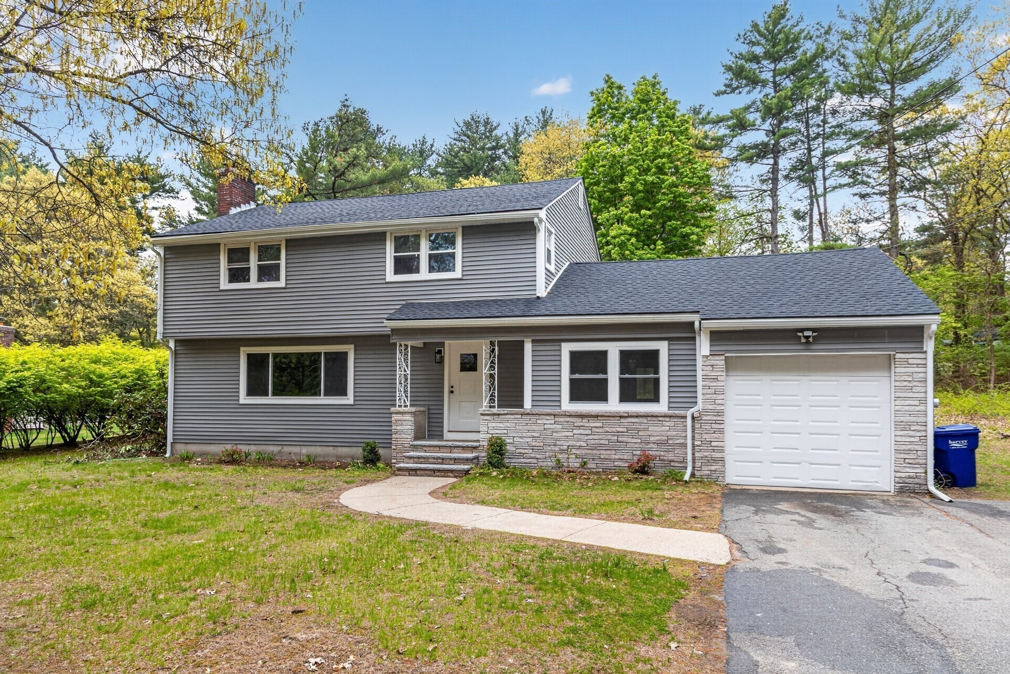 61 Jordan St, Chelmsford, MA 01863