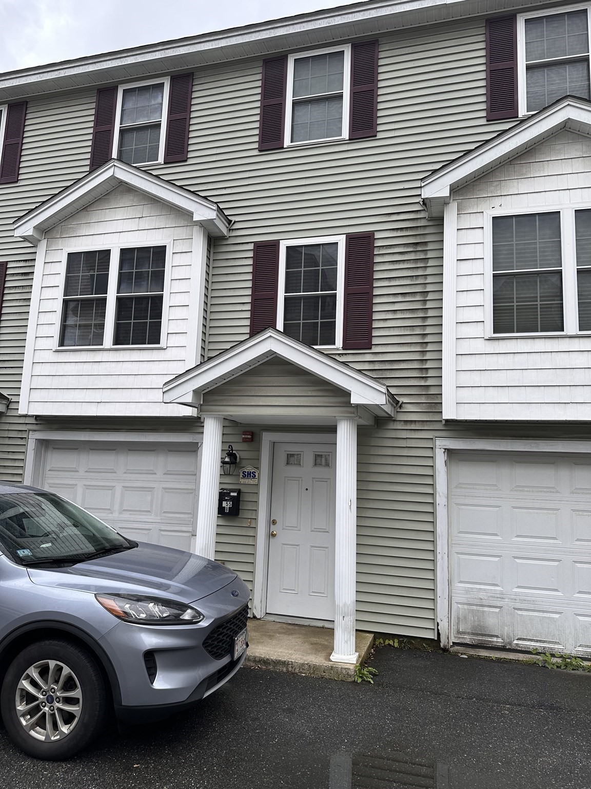 255 School St Unit B, Lowell, MA 01854