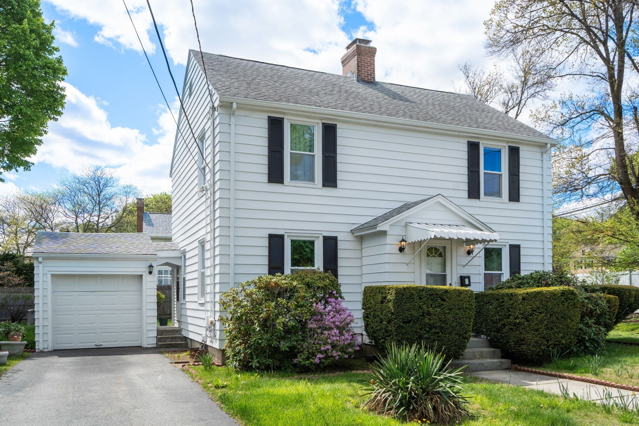 5 Olde Field Rd, Newton, MA 02459