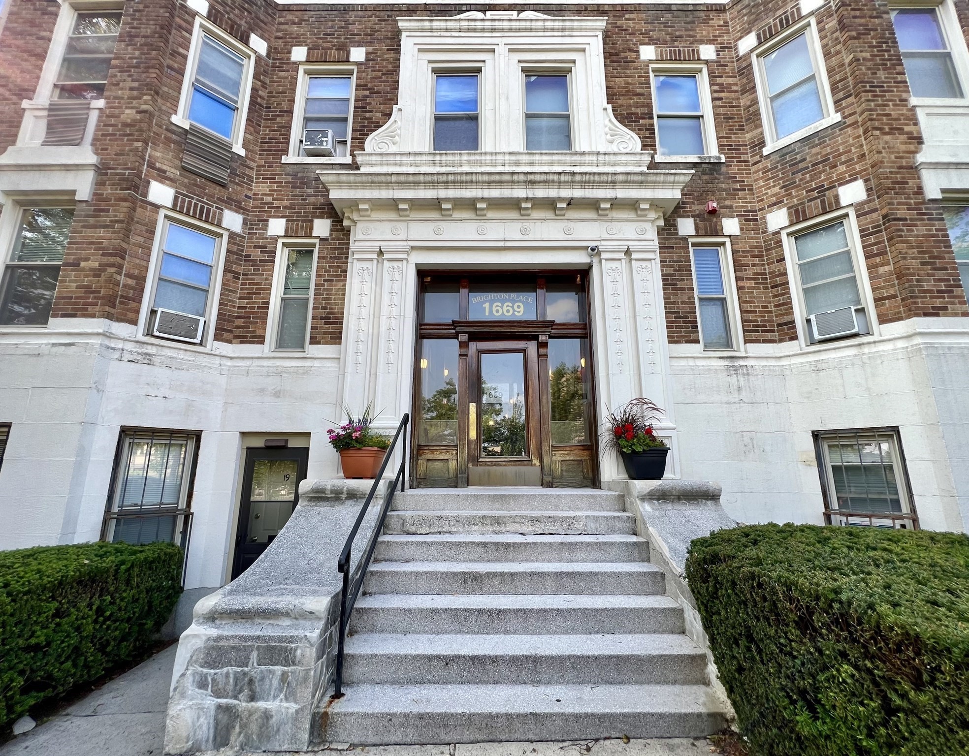 1669 Commonwealth Ave Unit 3, Brighton, Boston, MA 02135
