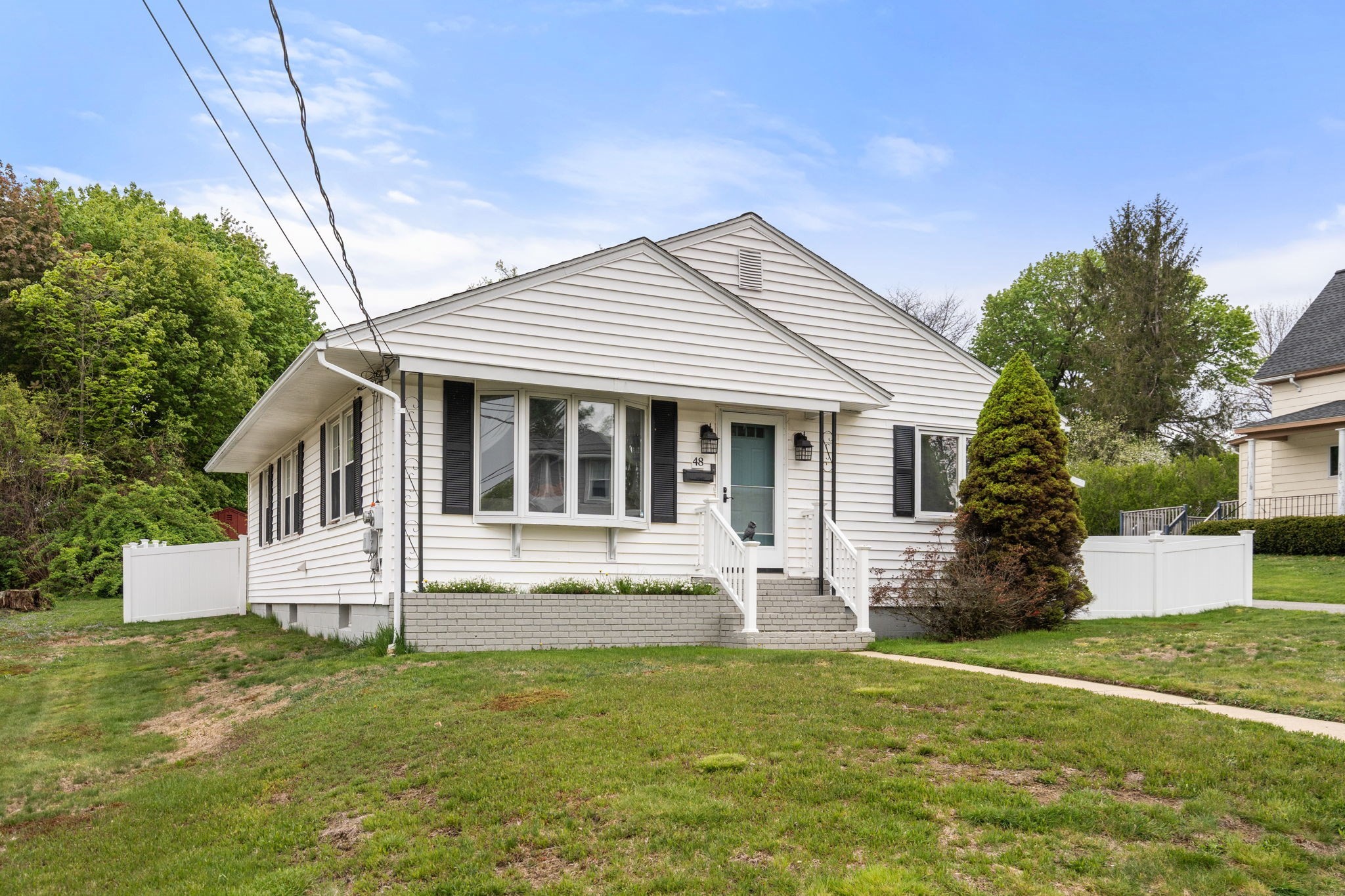 48 Charles St, Gardner, MA 01440