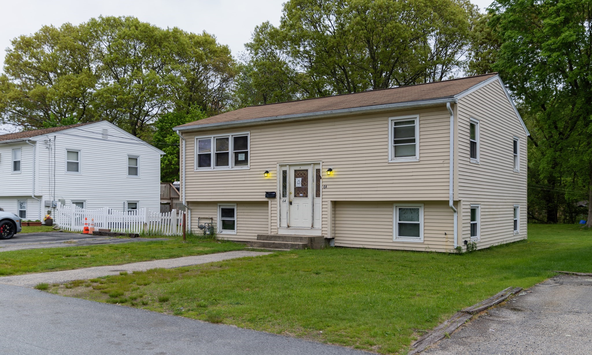 64 Perkins Ave, Cranston, RI 02910