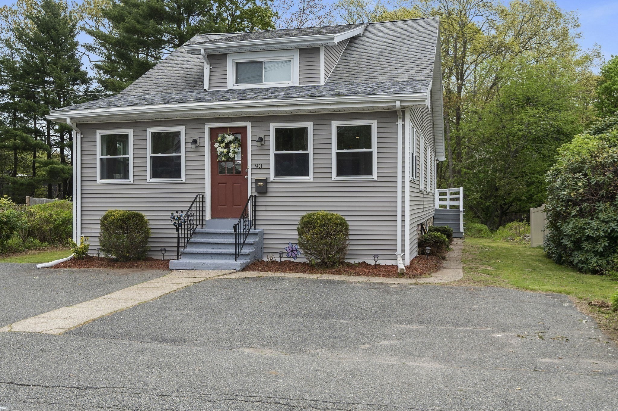 93 Cross St, Randolph, MA 02368