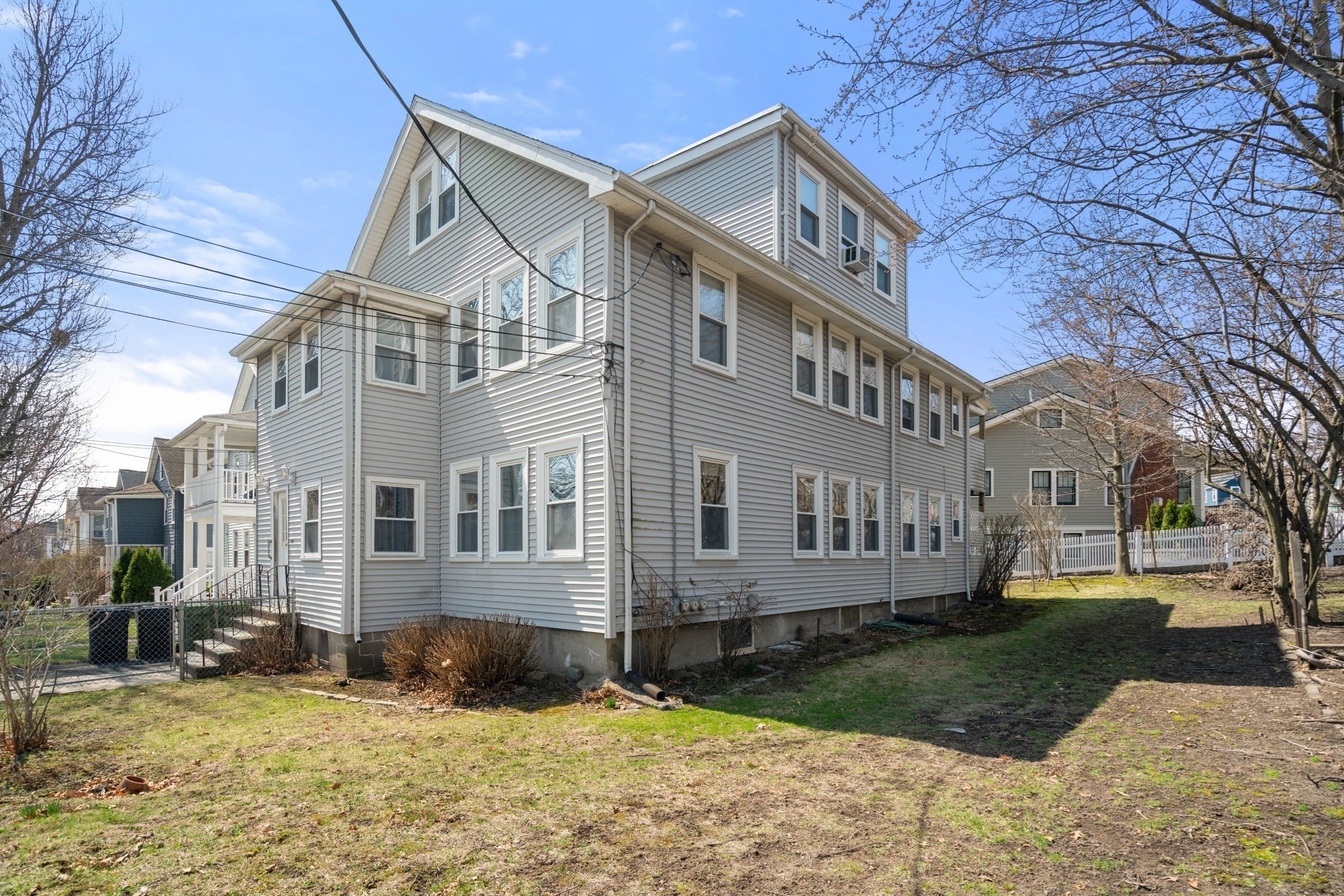 204 School St, Watertown, MA 02472