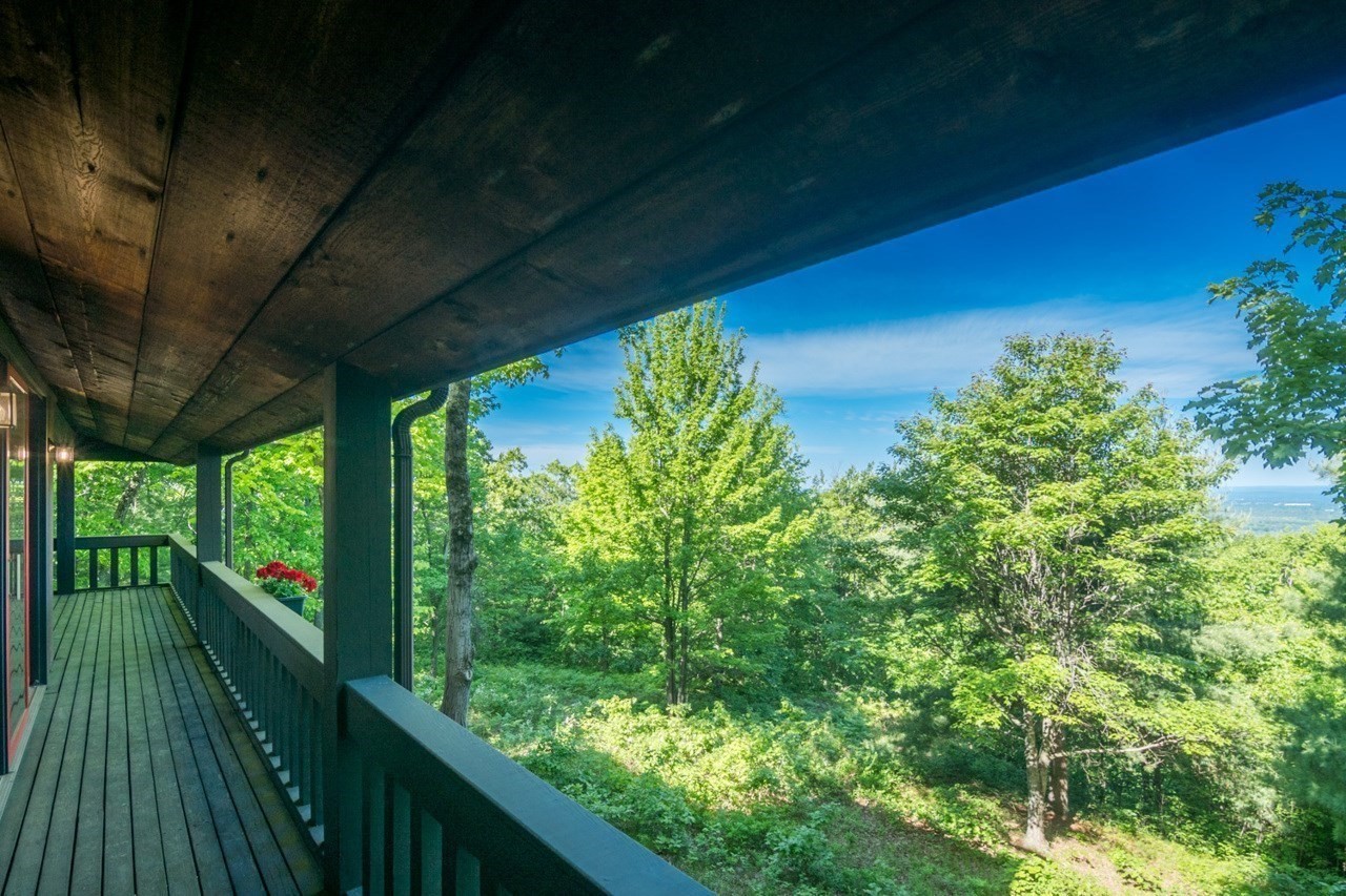 10 Cadwell Dr, Wilbraham, MA 01095