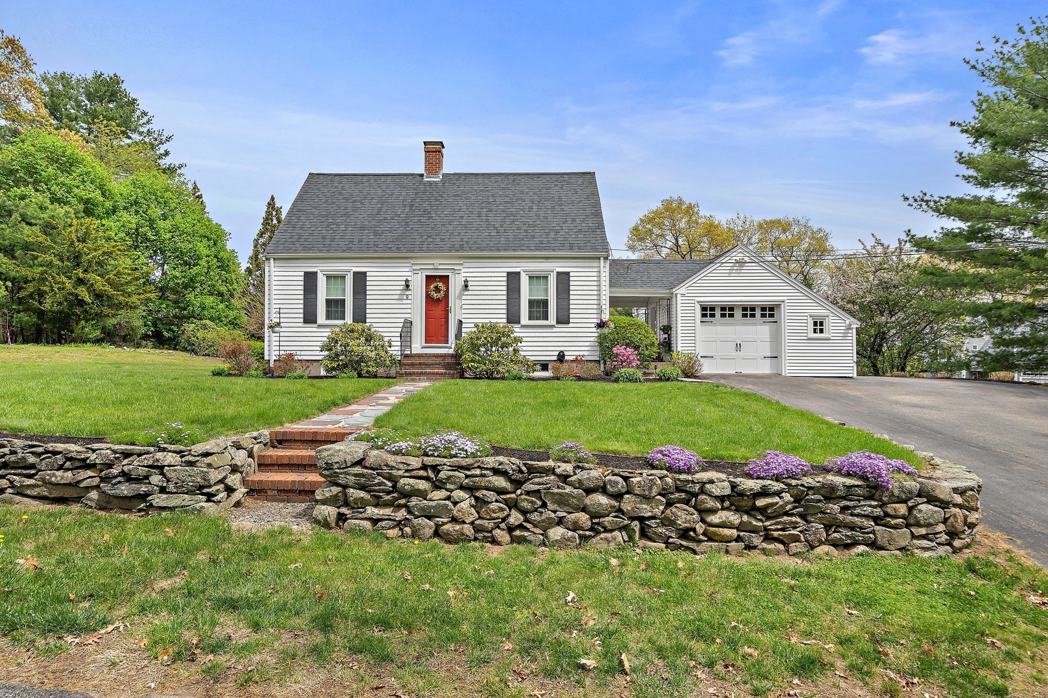 9 Grant Ave, Walpole, MA 02032