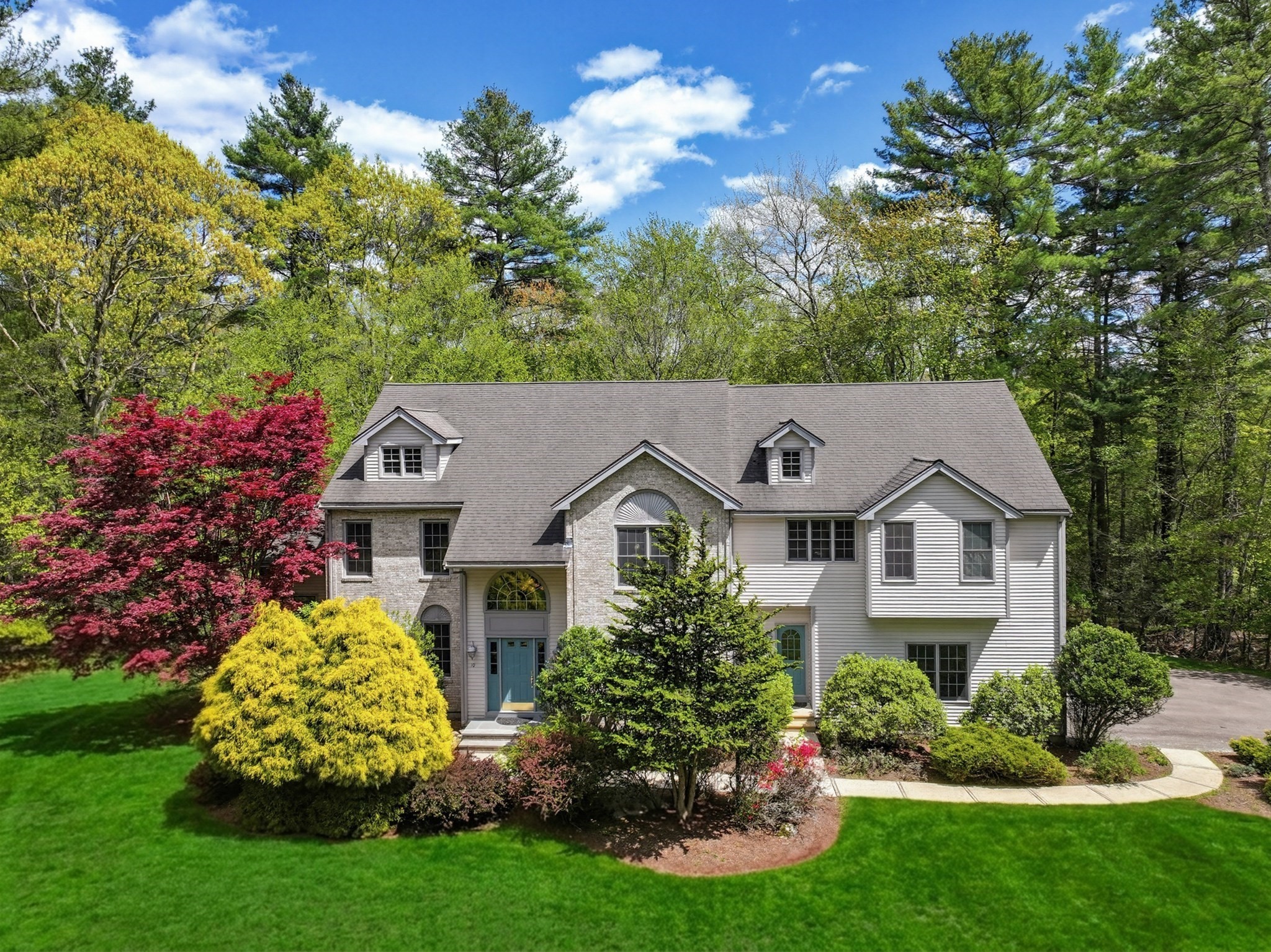 10 Timber Ledge Drive, Holliston, MA 01746