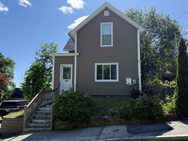 11 Wayne St, Worcester, MA 01603