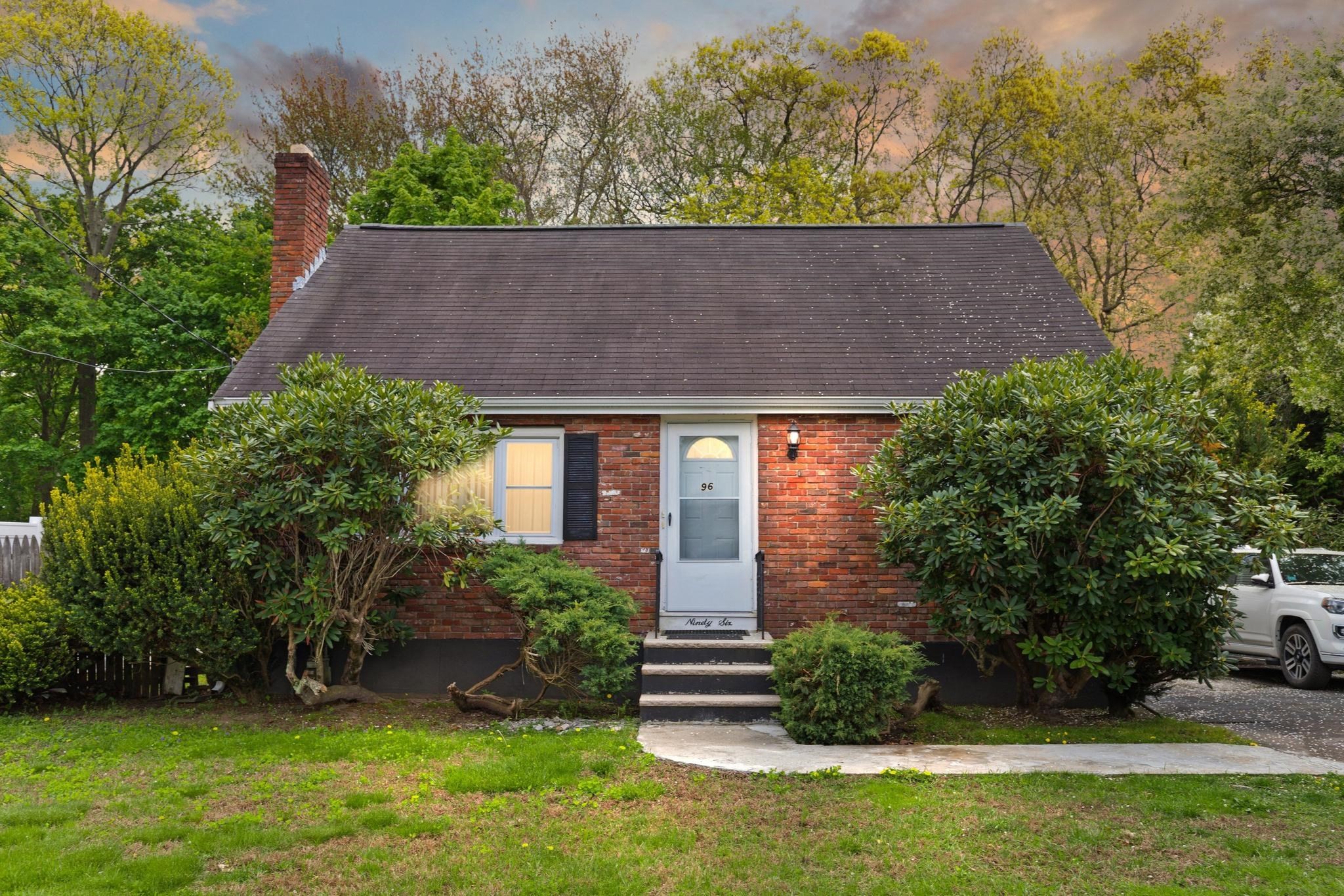 96 Sunset Avenue, Brockton, MA 02301