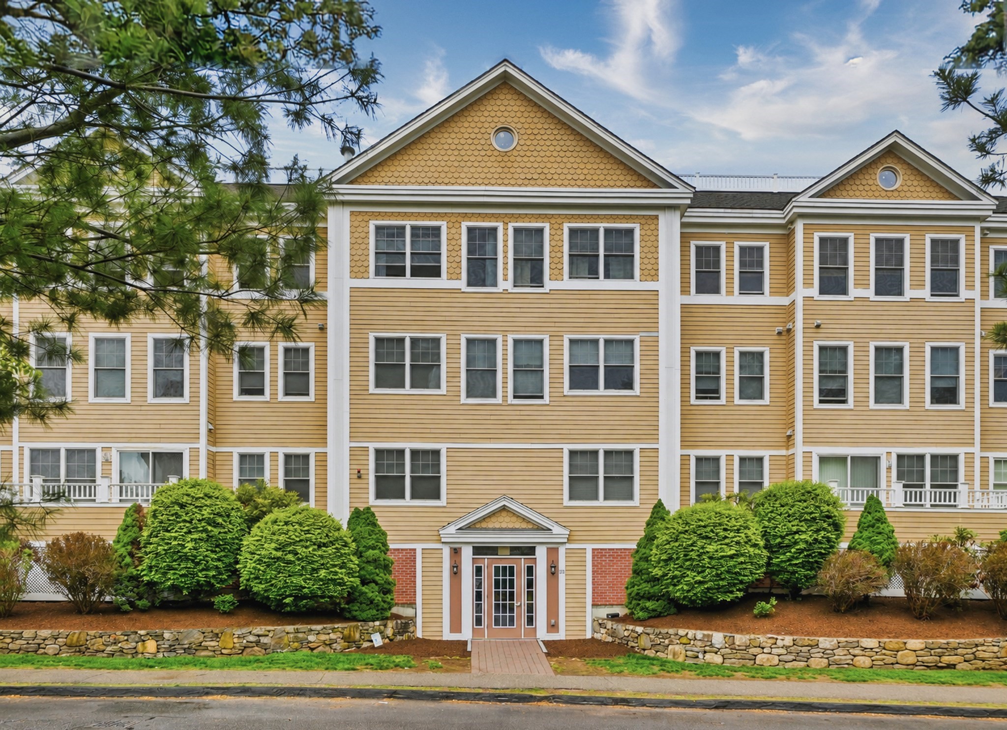11 Cheriton Rd Unit 306, West Roxbury, Boston, MA 02132