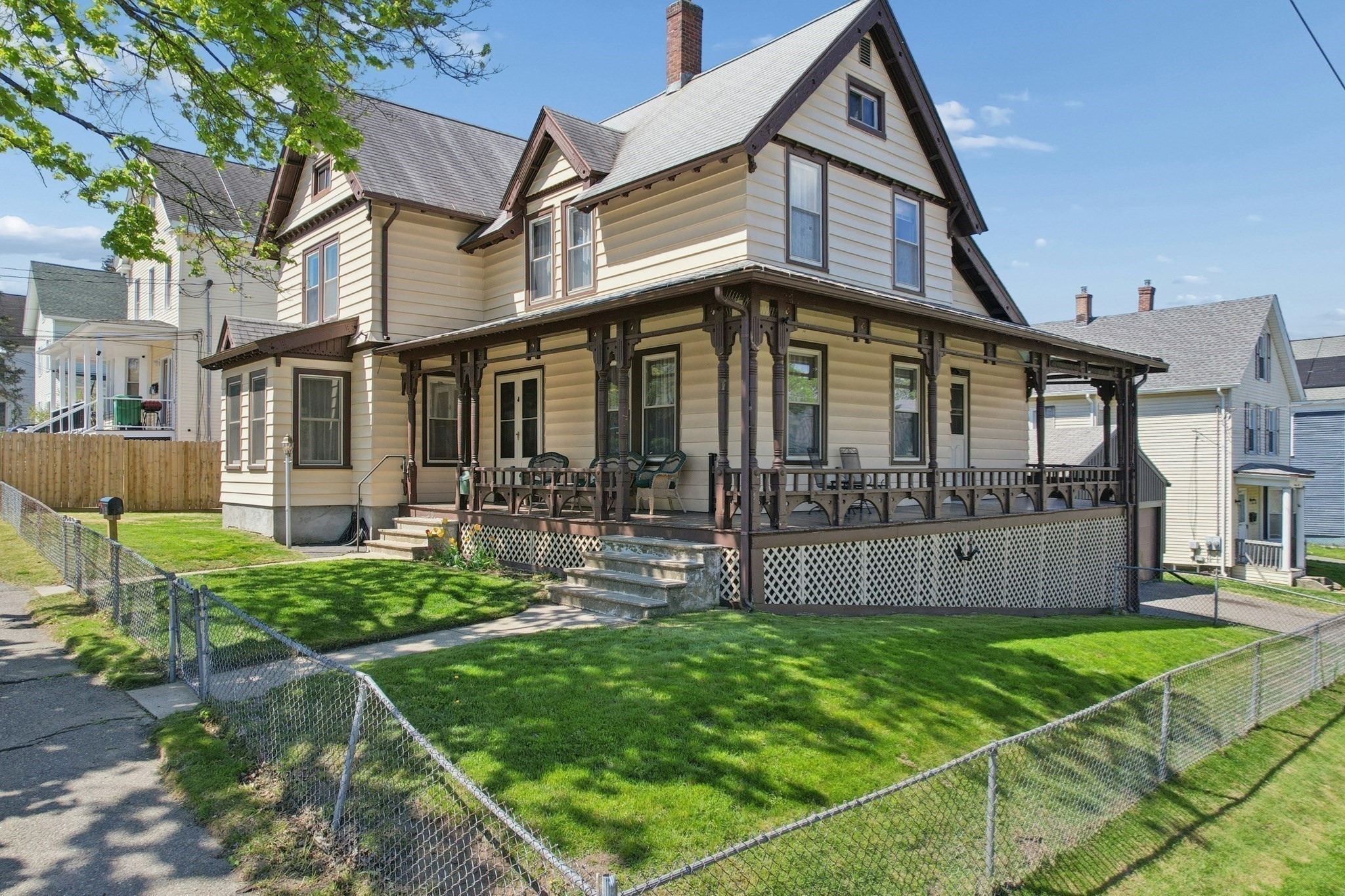 216 Walnut Street, Clinton, MA 01510