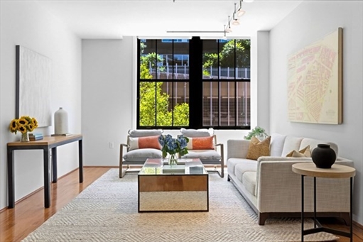 9 W Broadway, Apt 322