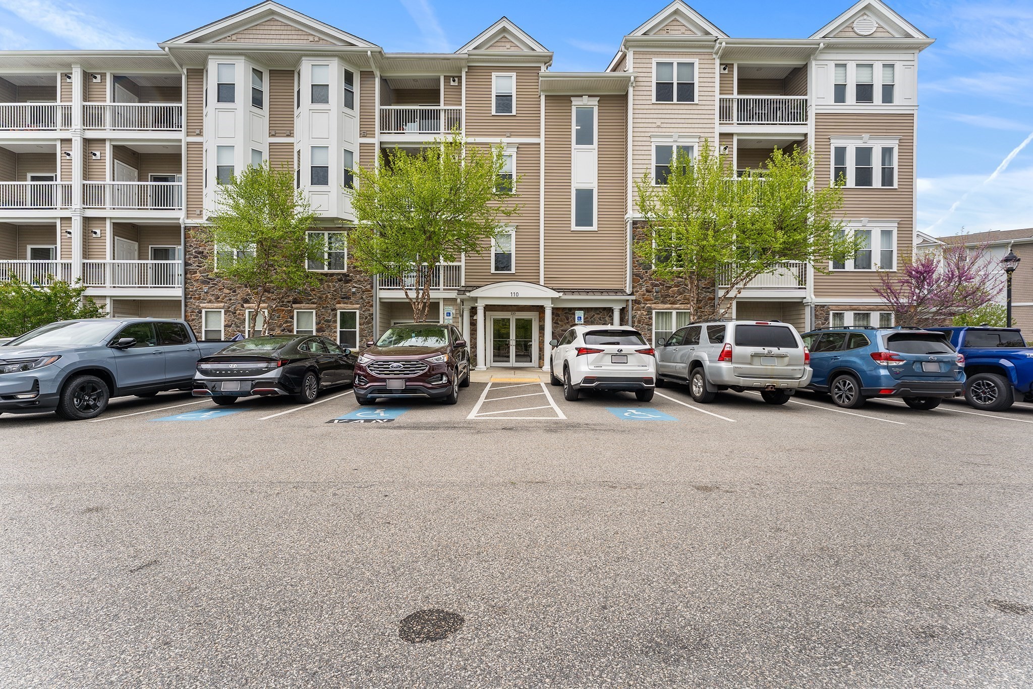 110 Trotter Rd Unit 2310, Weymouth, MA 02190
