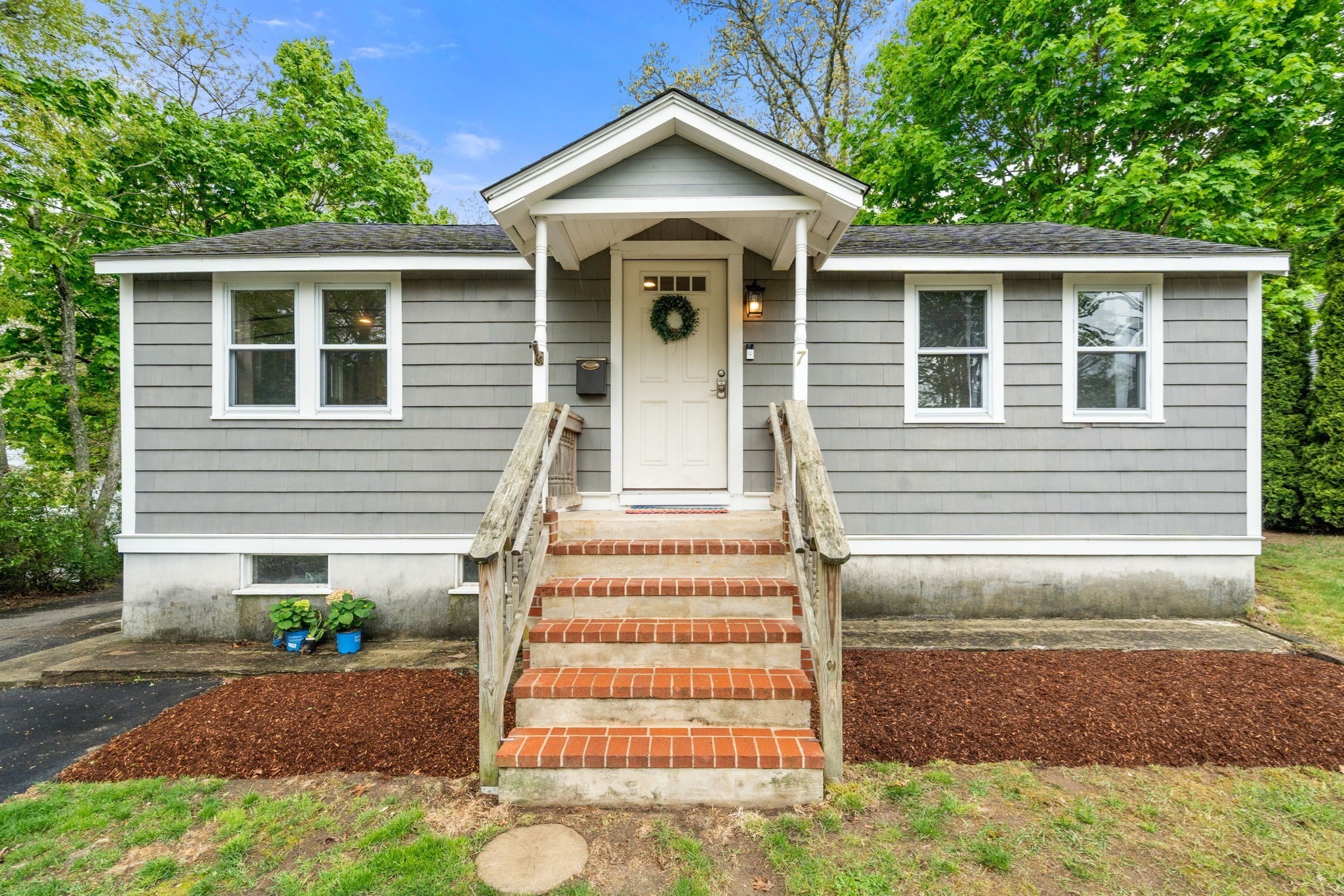 7 Indian Neck Rd, Wareham, MA 02571