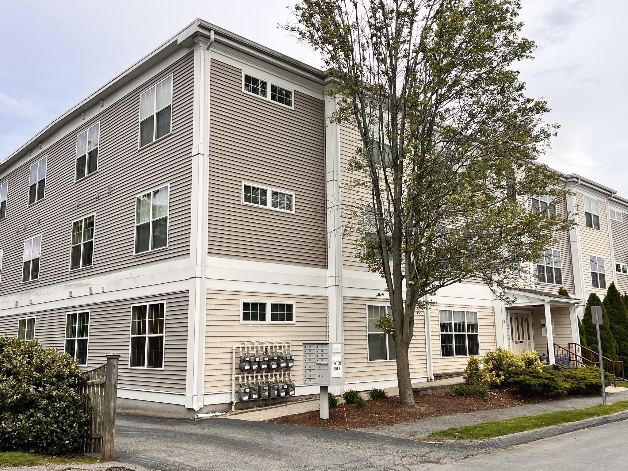 16 Margin St. Unit 8, Lynn, MA 01905