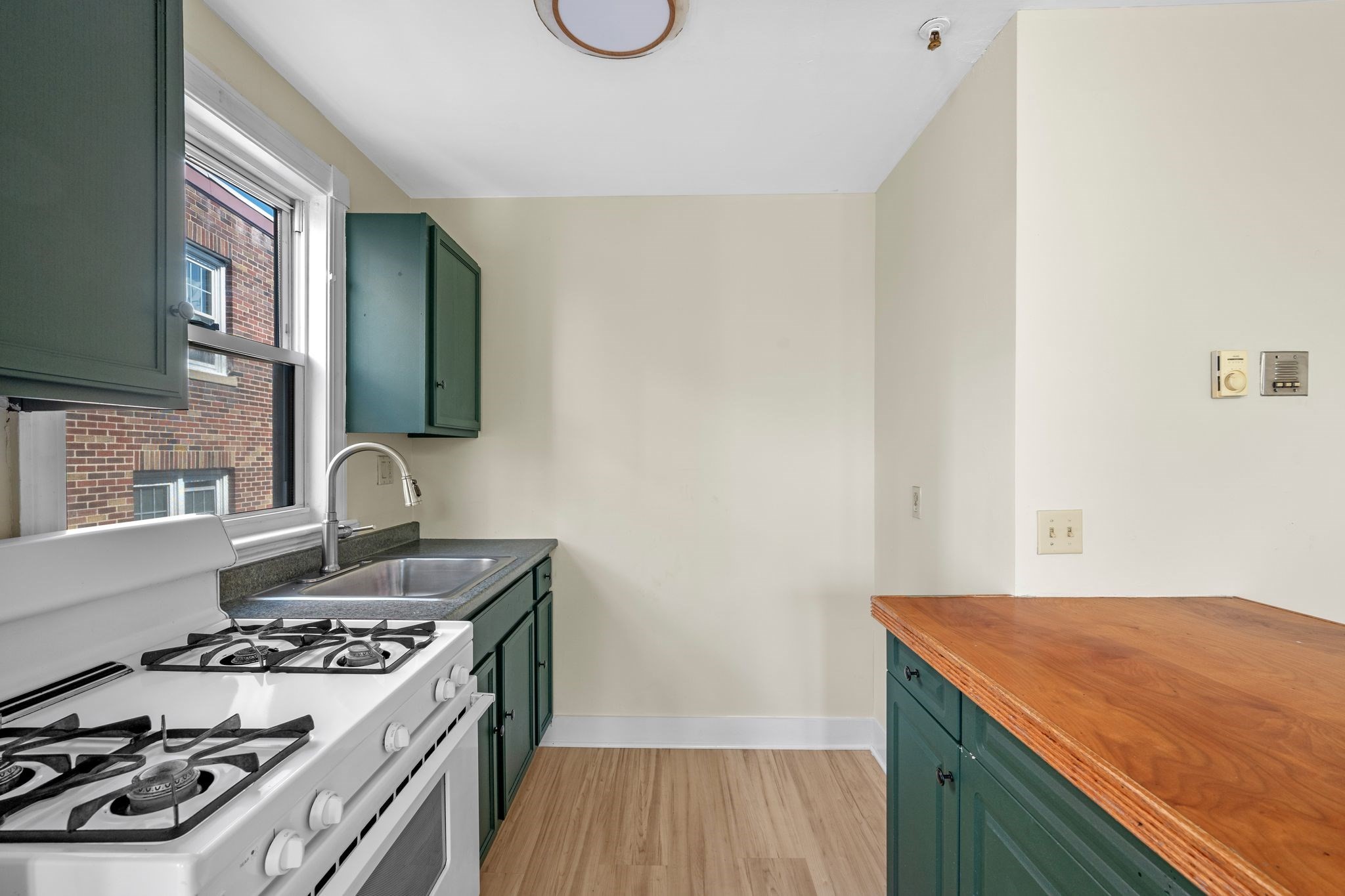 4 Broad St, Lynn, MA 01902 - Image 25
