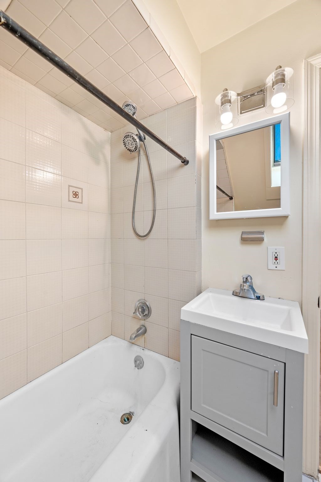 4 Broad St, Lynn, MA 01902 - Image 32