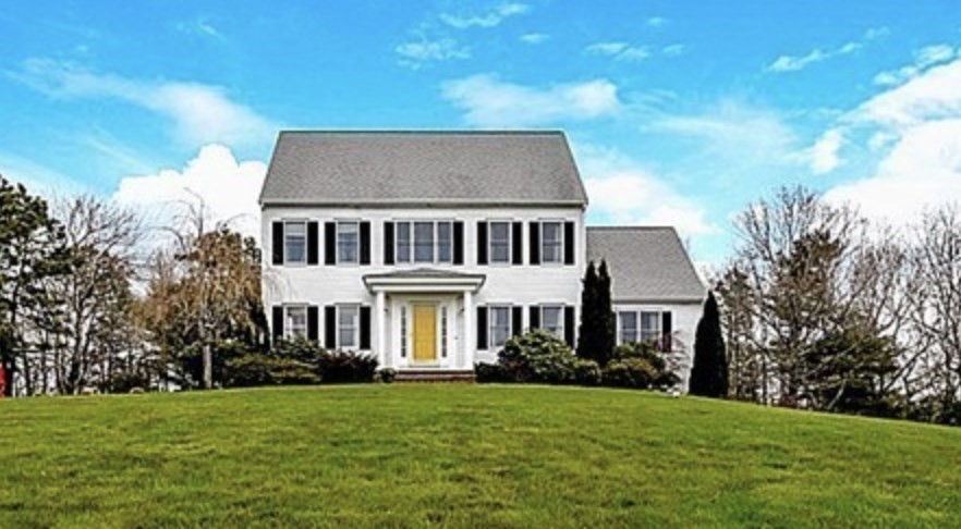 3 Edgewood Cir, Plymouth, MA 02360