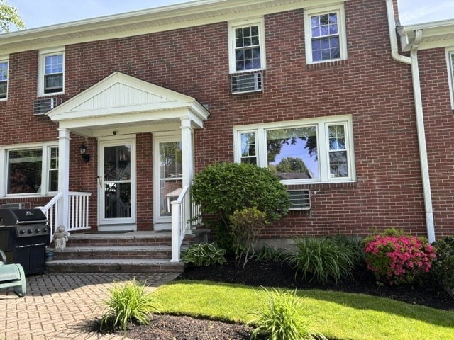 40 Lake Street Unit I, Winchester, MA 01890