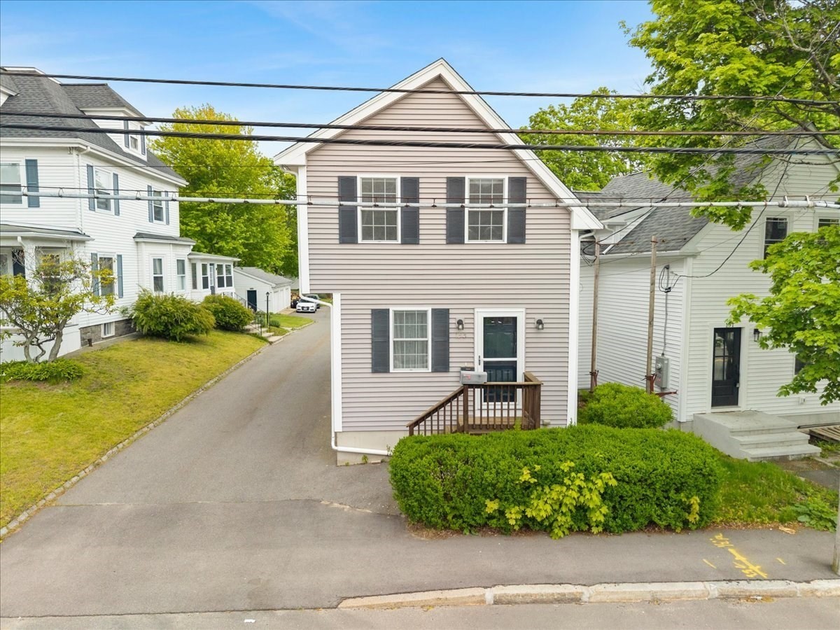 195 Bay St, Taunton, MA 02780