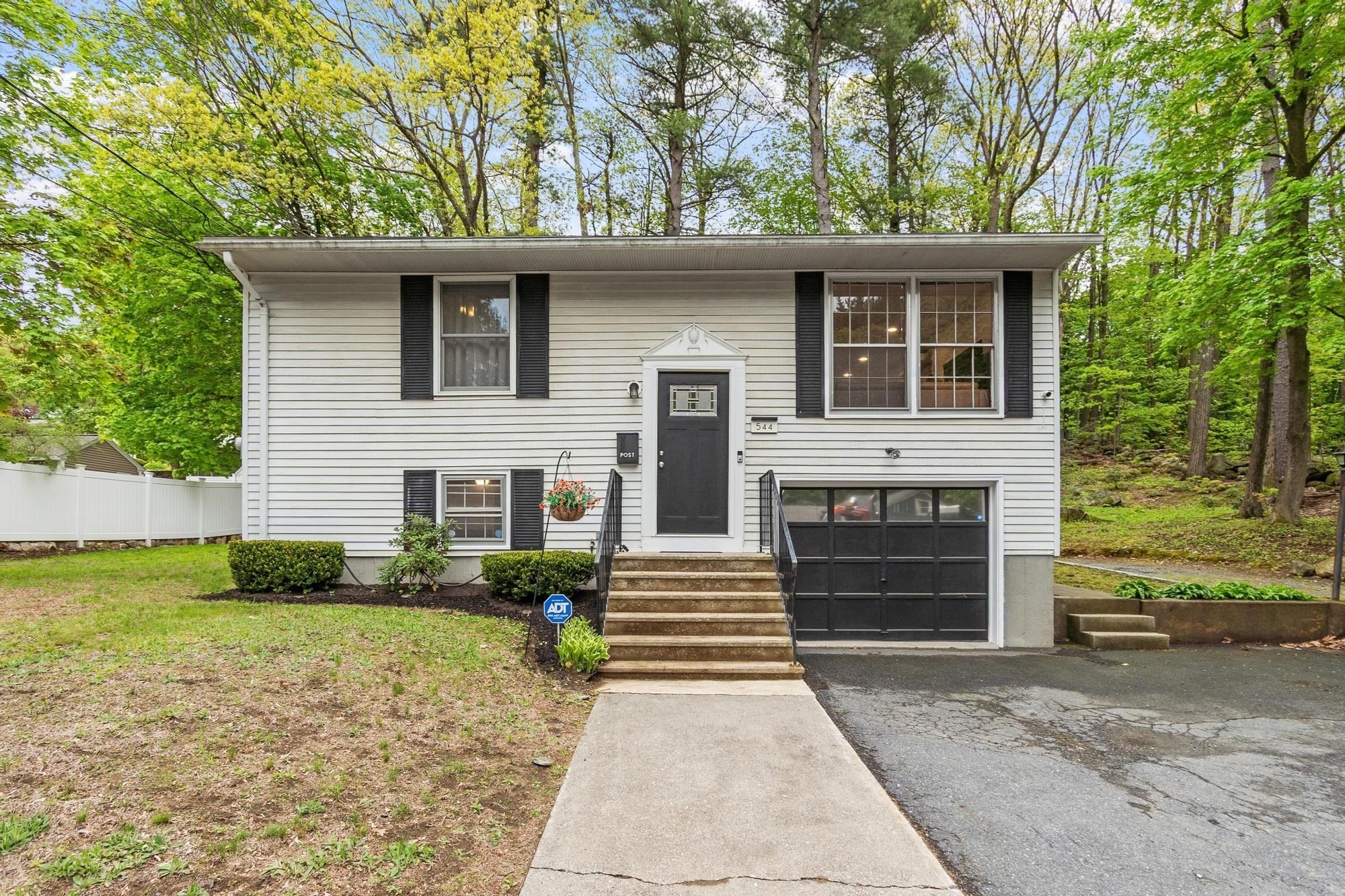 544 Elm St, Fitchburg, MA 01420