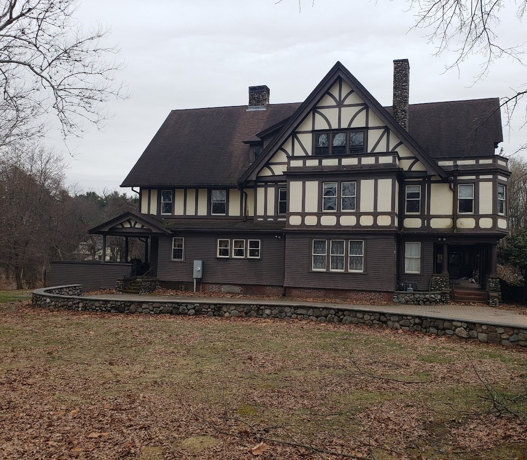 31 Buena Vista Plz, Springfield, MA 01108