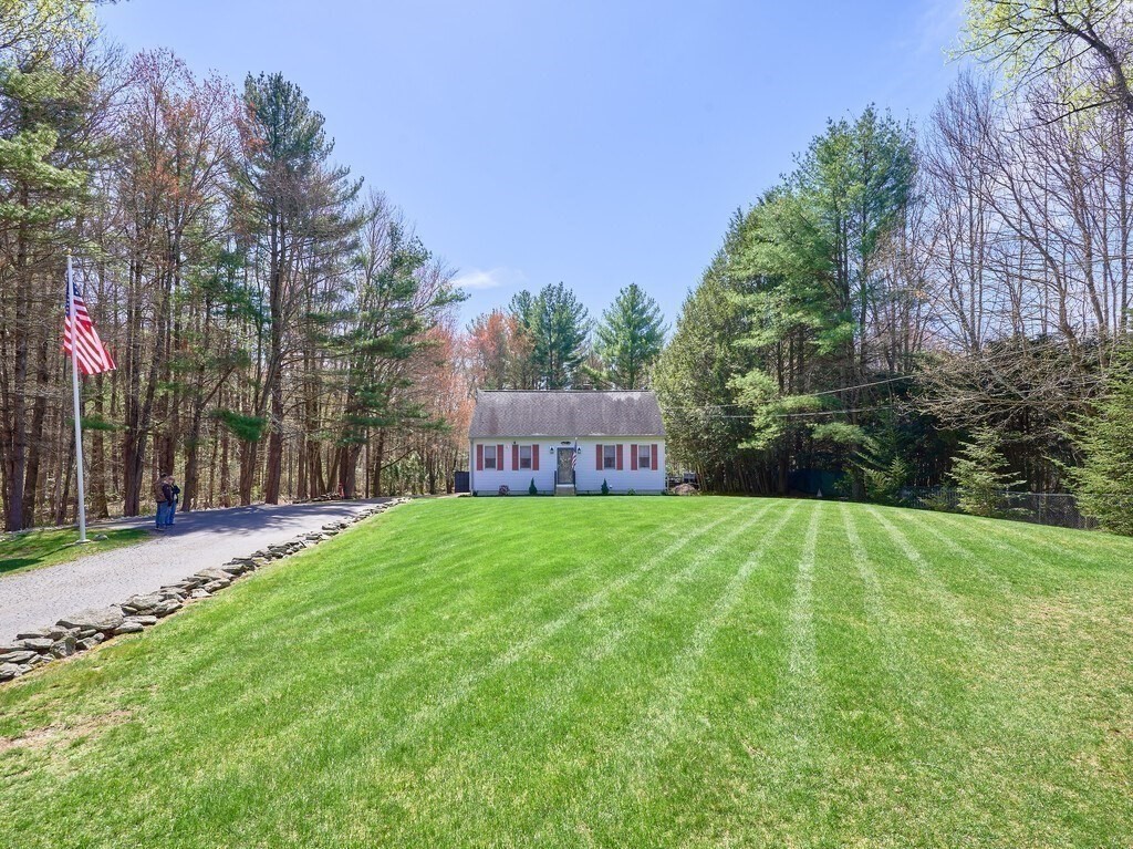 3 Hammond Street, Leicester, MA 01542 - Image 4