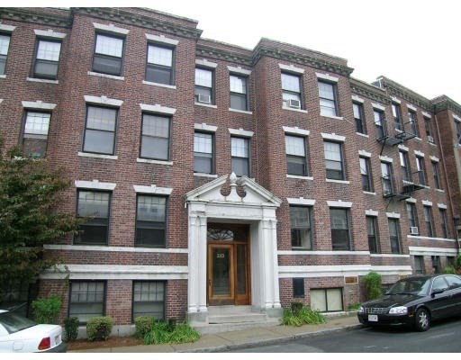 110 Lanark Road Unit 5, Boston College, Boston, MA 02135