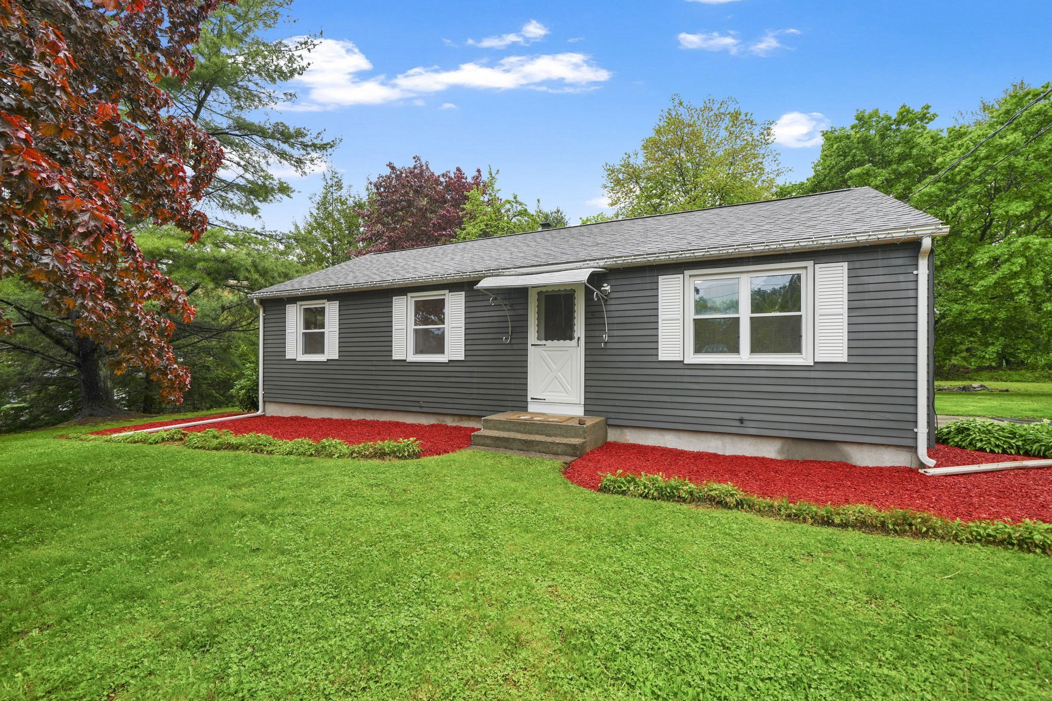 5 Tracy Dr, Wilbraham, MA 01095