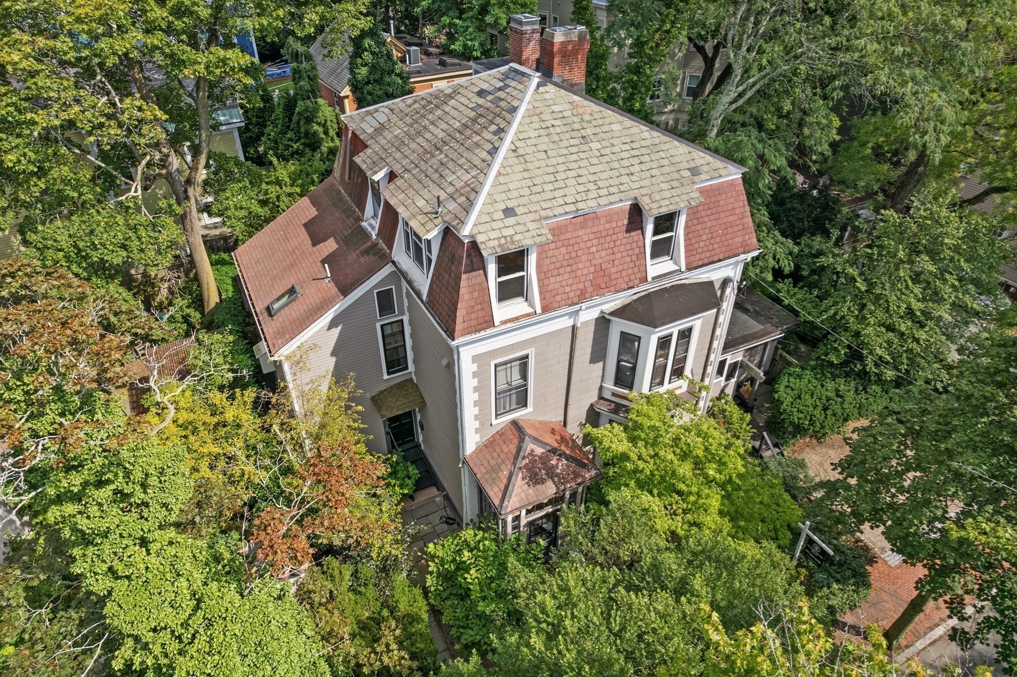 32 Hawthorn St, Cambridge, MA 02138