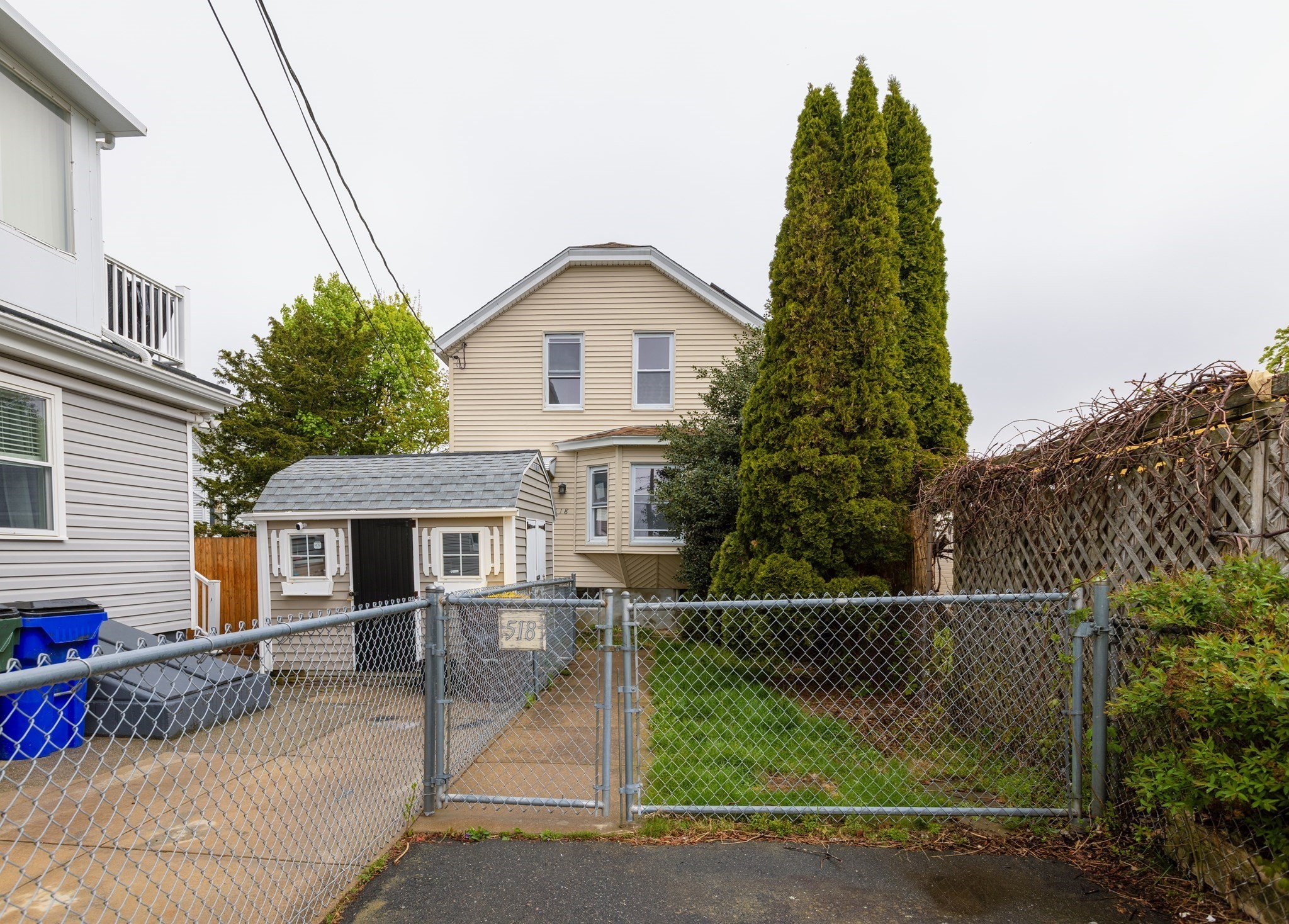 518 Snell St, Fall River, MA 02721