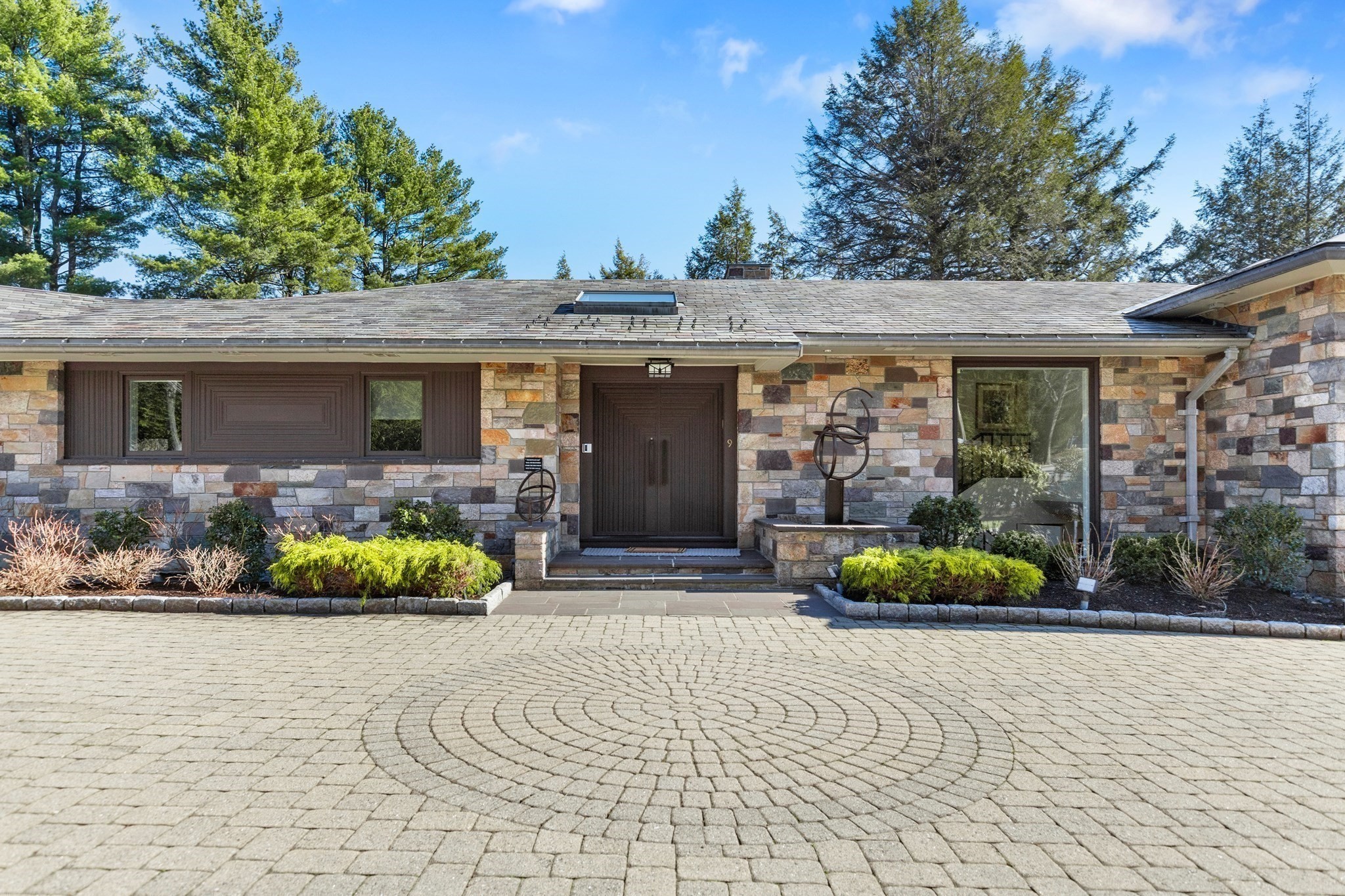9 Singletree Rd, Brookline, MA 02467