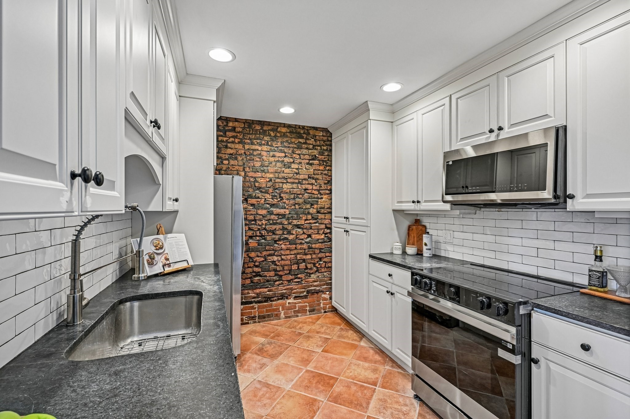28 Atlantic Ave Unit 628, North End, Boston, MA 02110 - Image 11