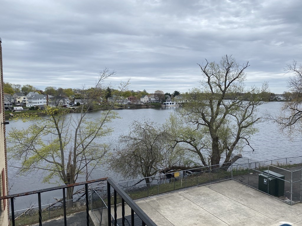 406 Broadway Unit 307, Lynn, MA 01904