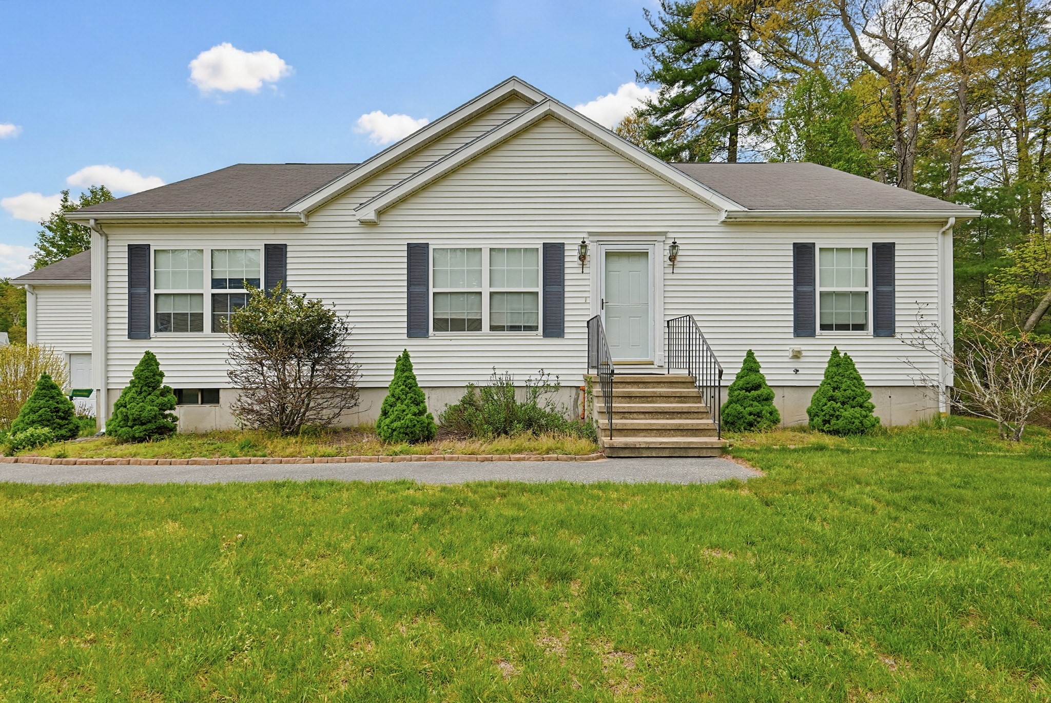 12 Mountain Ash Rd Unit 12, East Bridgewater, MA 02333