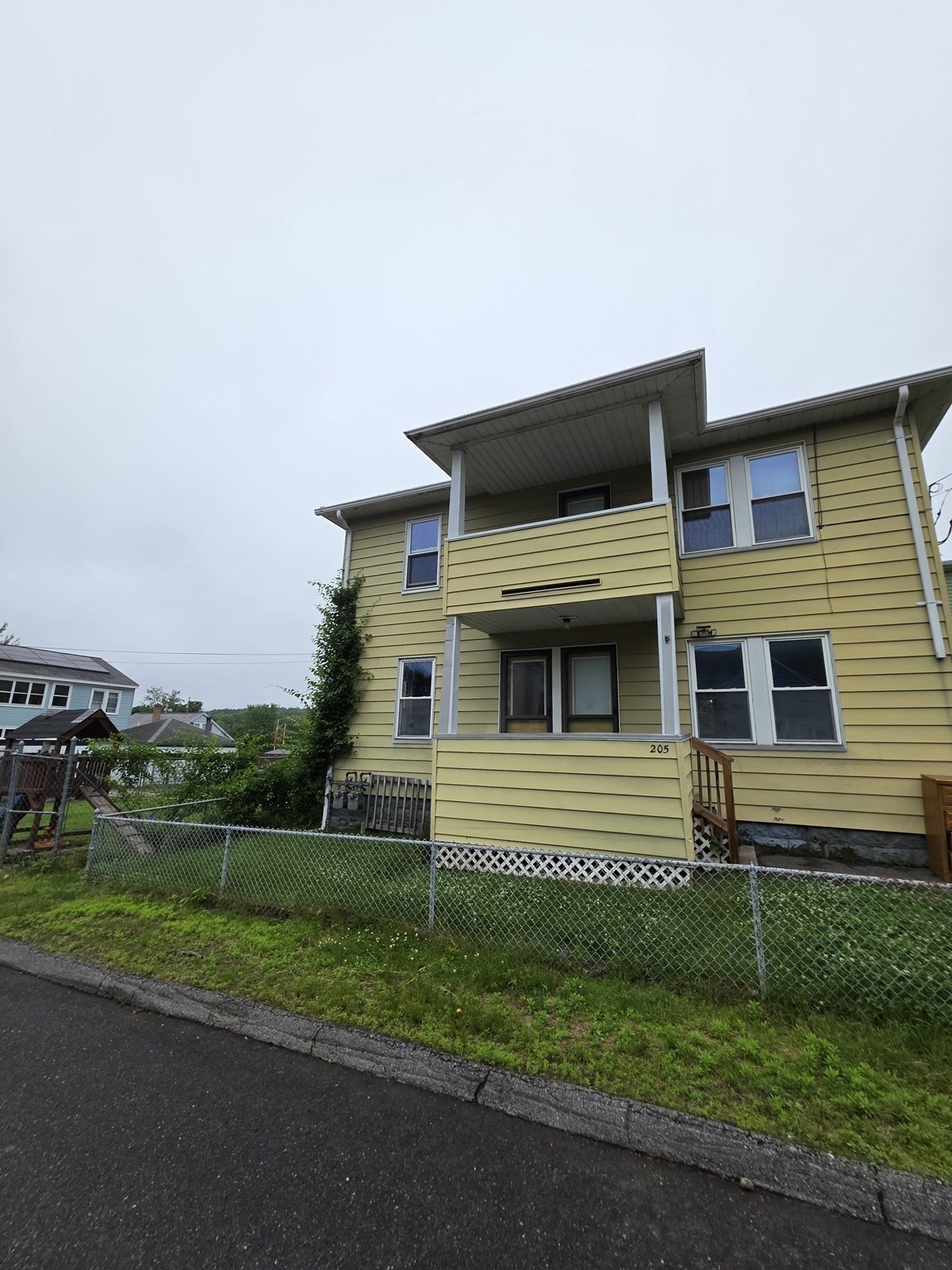 205 Woodland St, Fitchburg, MA 01420 - Image 3