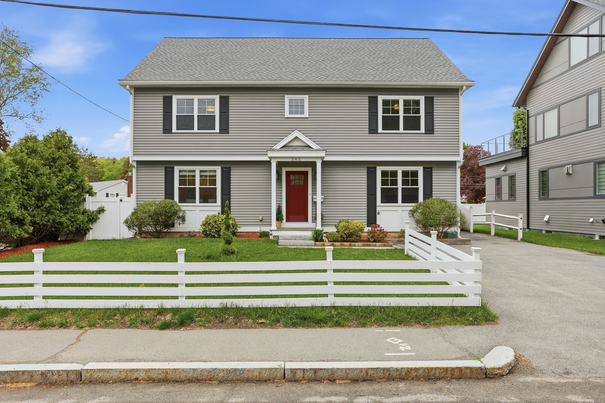242 Pleasant St, Melrose, MA 02176