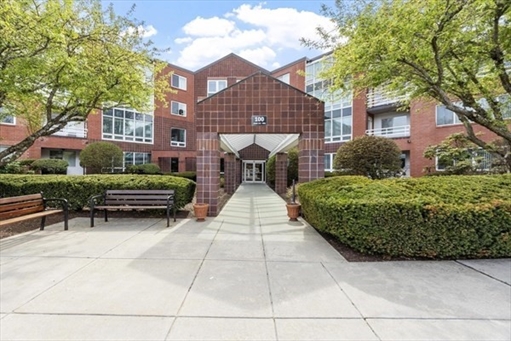 321 Place Ln, Apt 321